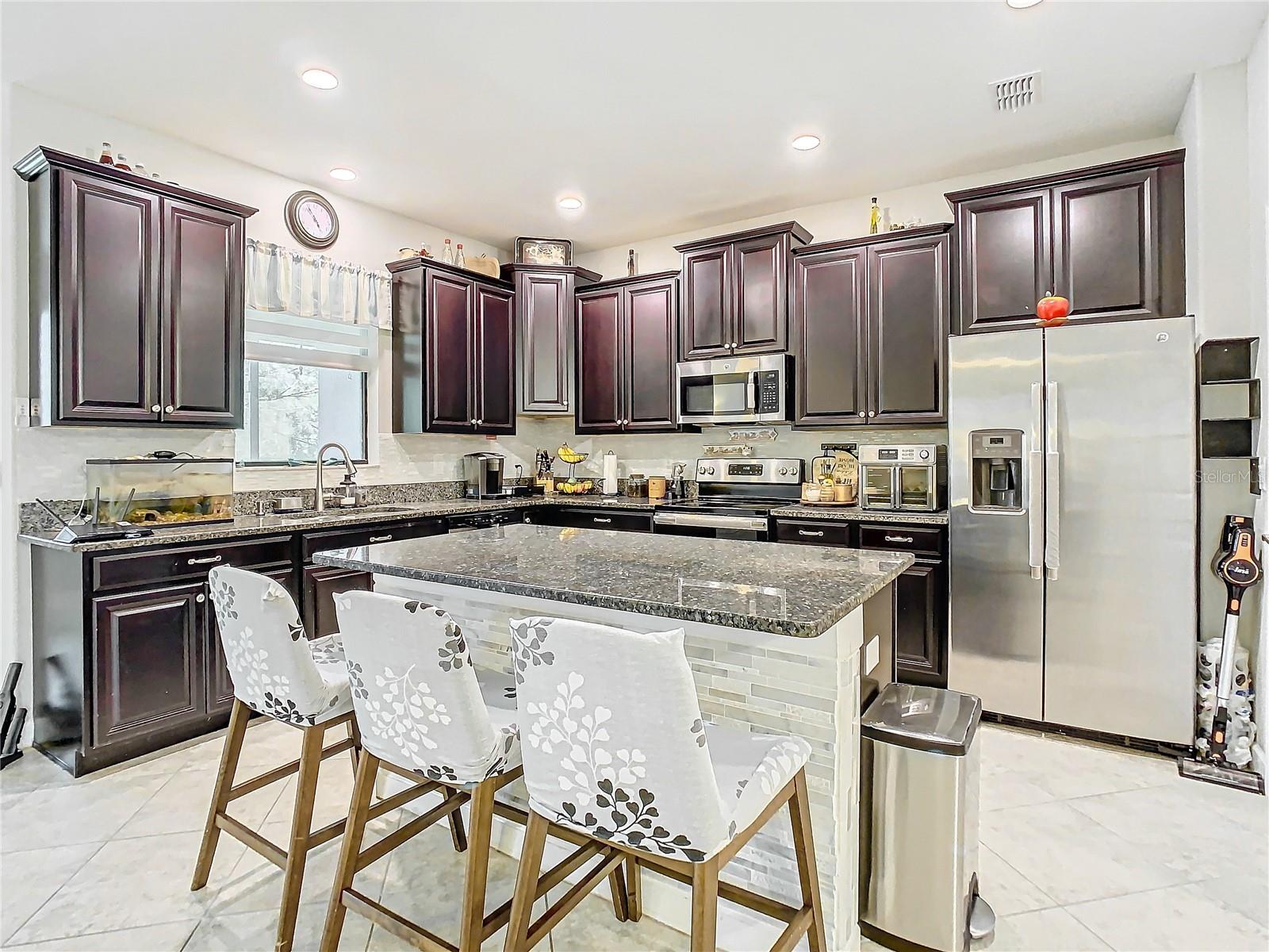 28442 TRANQUIL LAKE CIR, WESLEY CHAPEL, FL, 33543