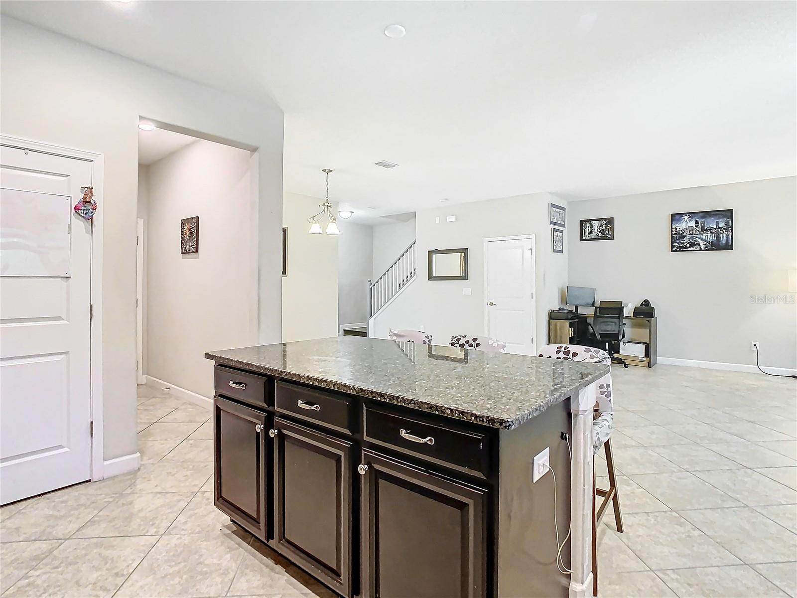28442 TRANQUIL LAKE CIR, WESLEY CHAPEL, FL, 33543