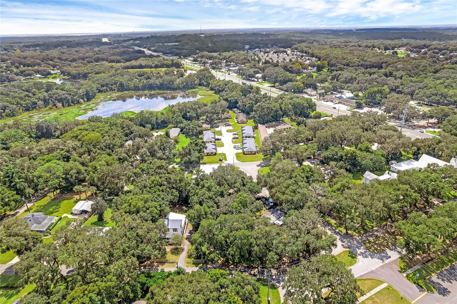 104 E MCCLENDON ST, LADY LAKE, FL, 32159