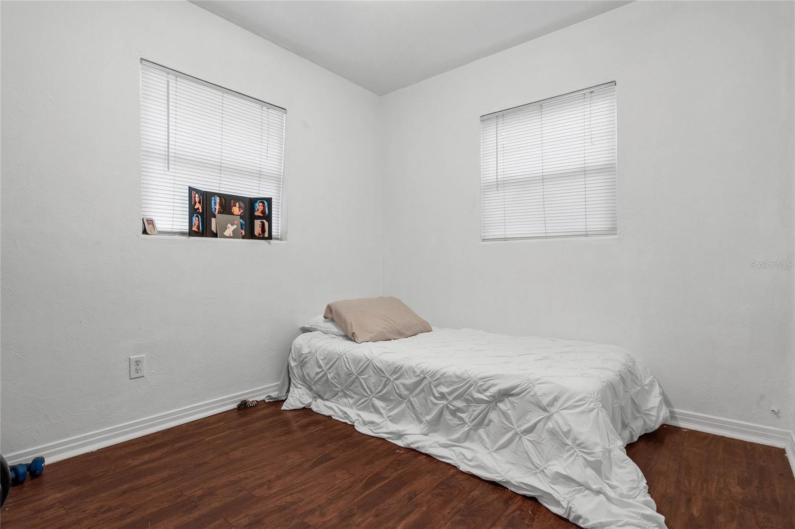 104 E MCCLENDON ST, LADY LAKE, FL, 32159