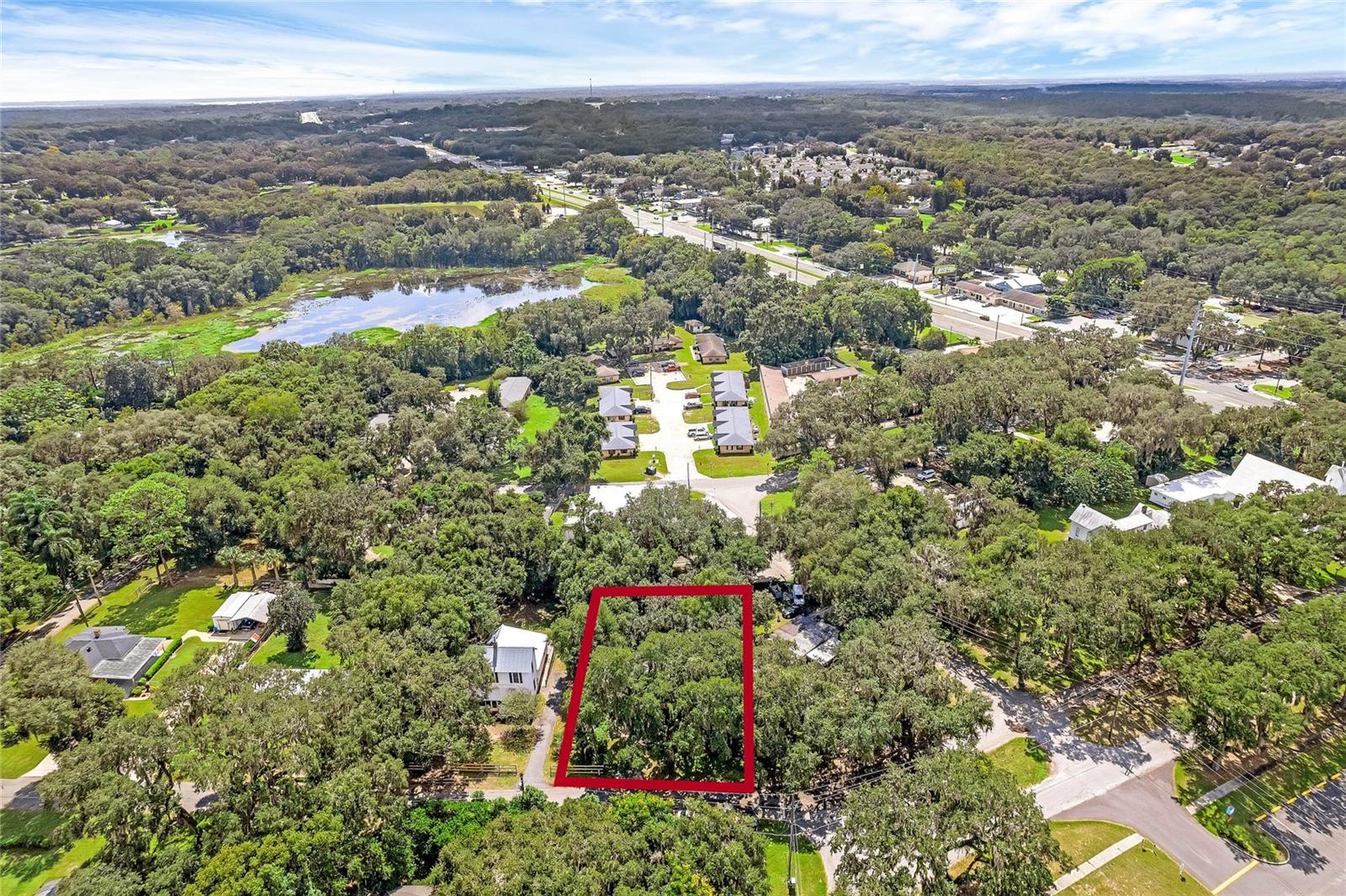 104 E MCCLENDON ST, LADY LAKE, FL, 32159