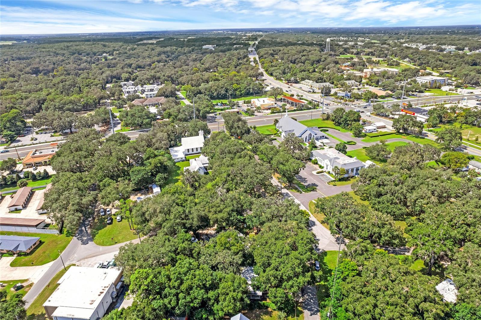 104 E MCCLENDON ST, LADY LAKE, FL, 32159