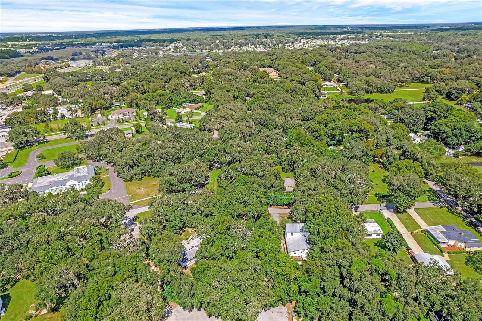 104 E MCCLENDON ST, LADY LAKE, FL, 32159