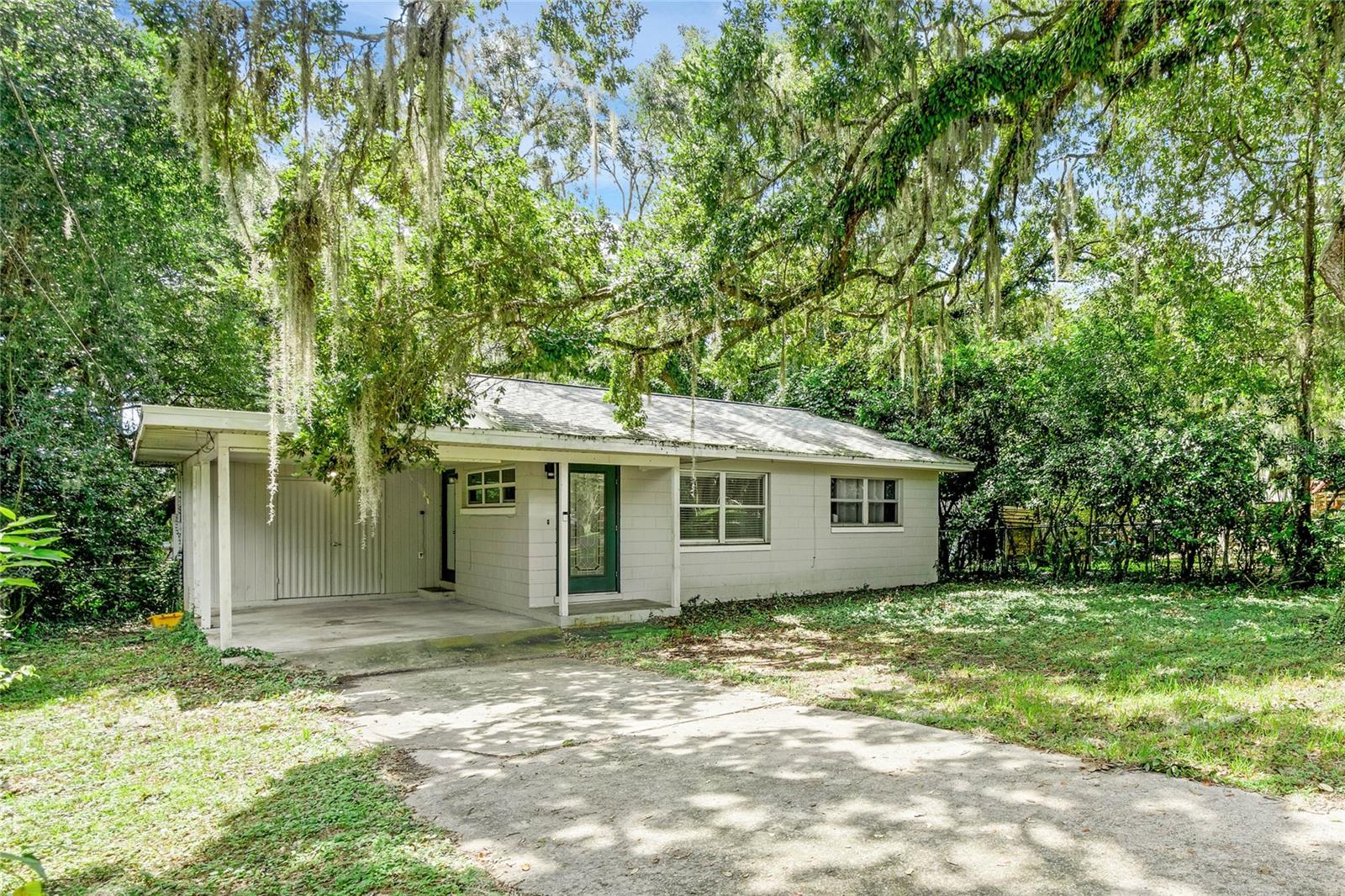 104 E MCCLENDON ST, LADY LAKE, FL, 32159