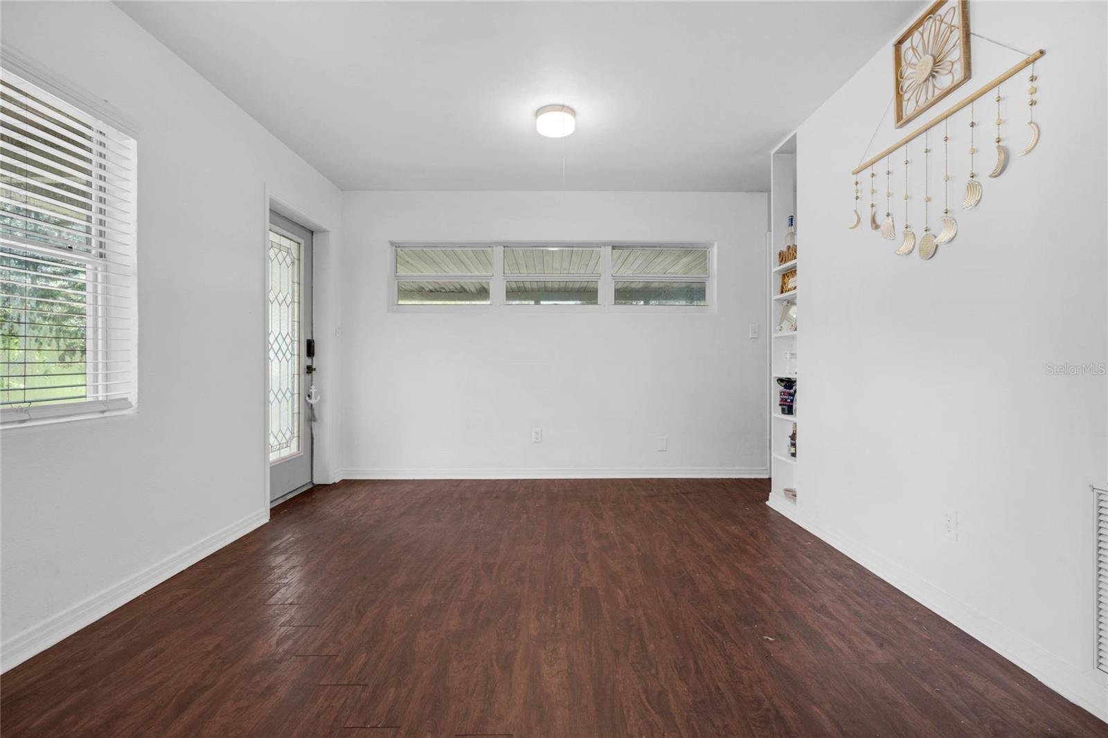 104 E MCCLENDON ST, LADY LAKE, FL, 32159