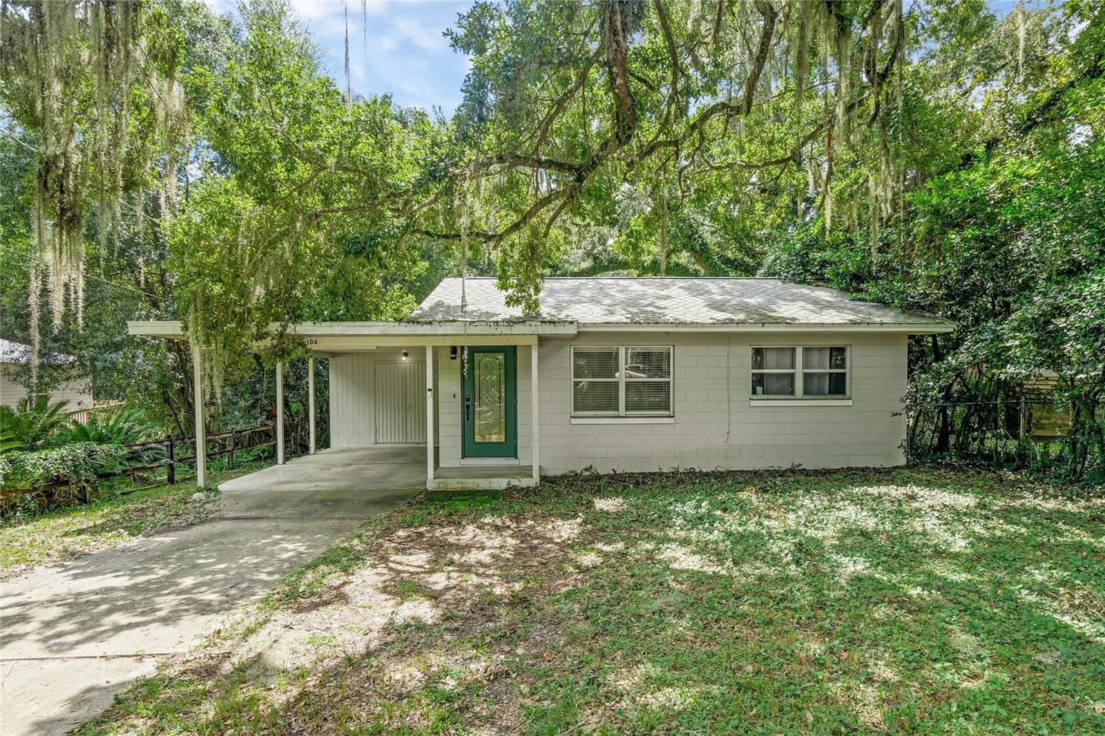 104 E MCCLENDON ST, LADY LAKE, FL, 32159