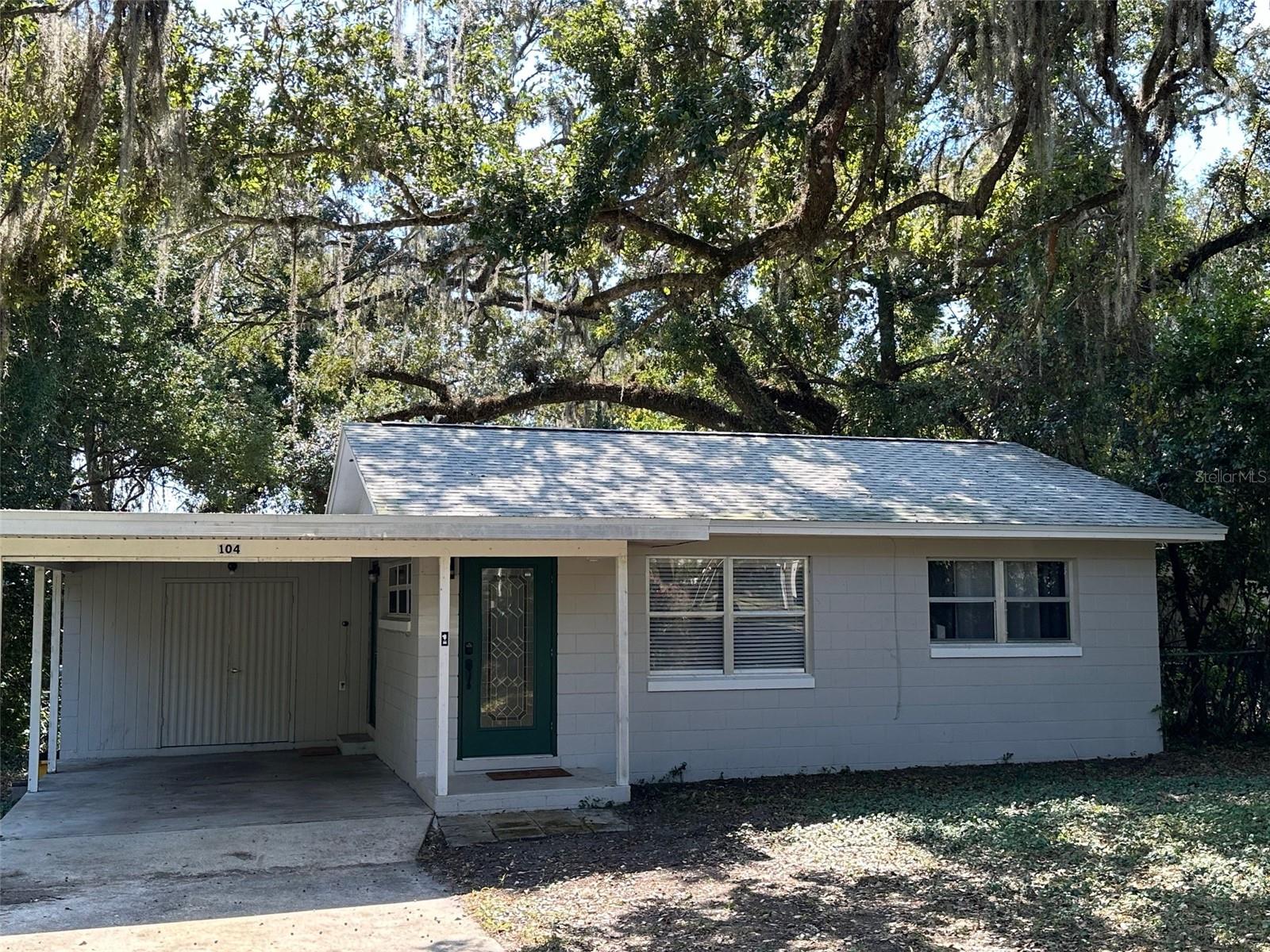 104 E MCCLENDON ST, LADY LAKE, FL, 32159