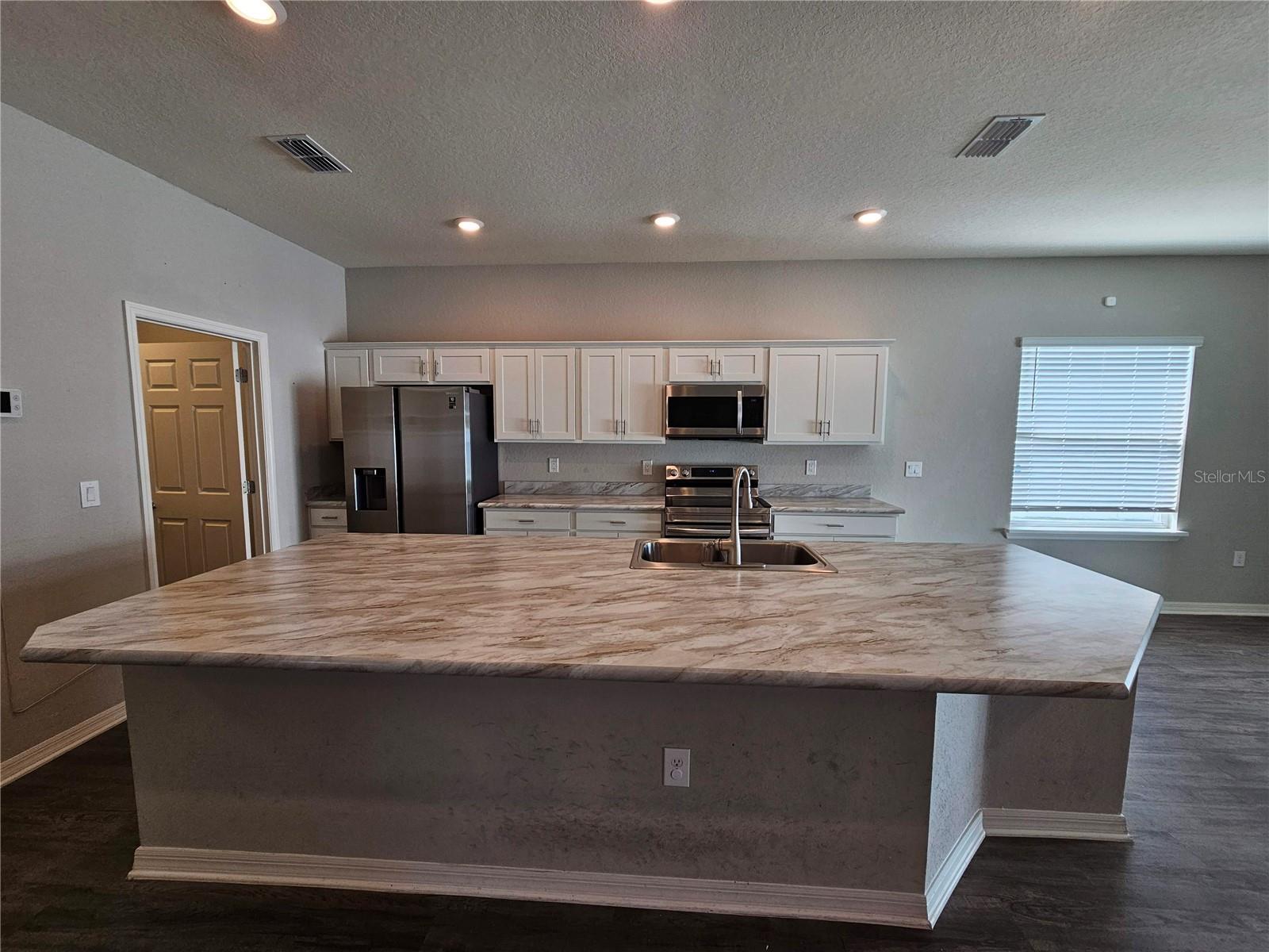 991 FIRST DR, EAGLE LAKE, FL, 33839