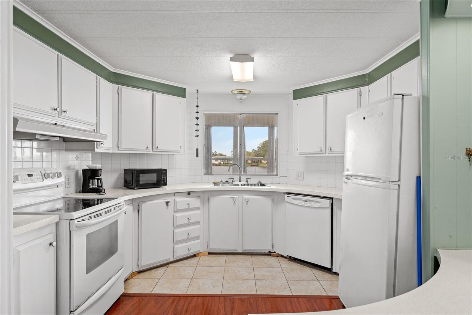 2015 WATERVIEW DR, HOLIDAY, FL, 34691