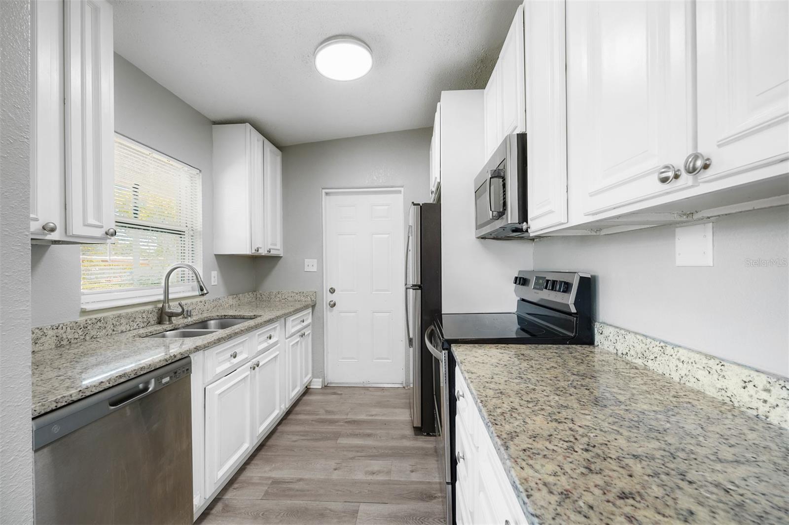 2420 BARKSDALE DR, ORLANDO, FL, 32822