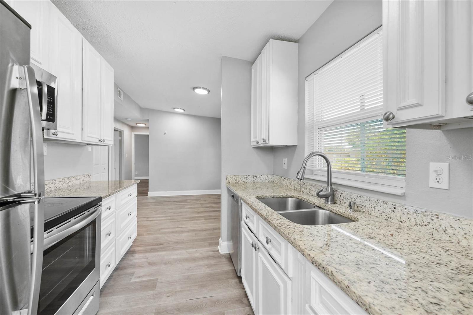 2420 BARKSDALE DR, ORLANDO, FL, 32822
