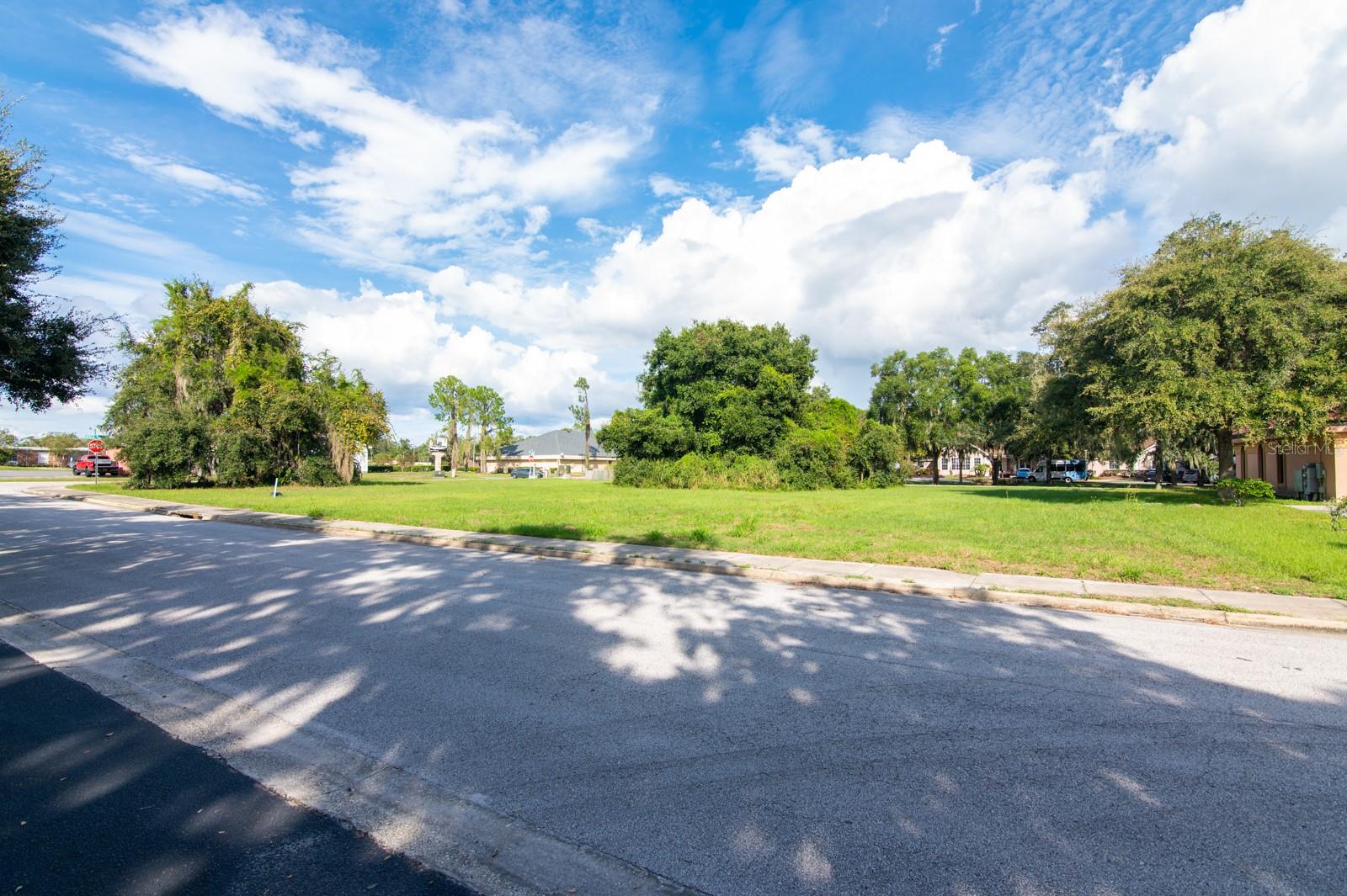 700 PHYSICIANS CT, LEESBURG, FL, 34748