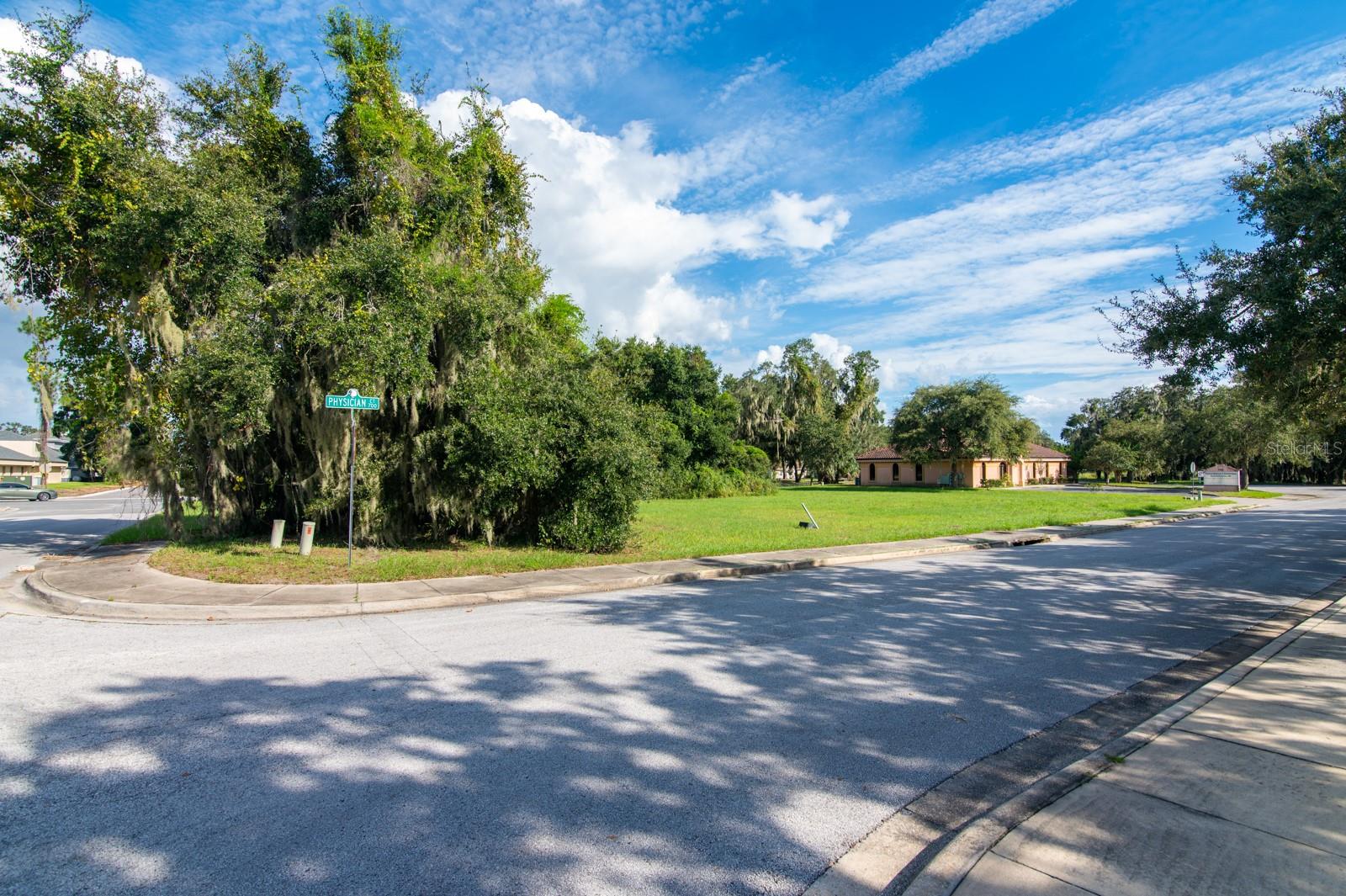 700 PHYSICIANS CT, LEESBURG, FL, 34748