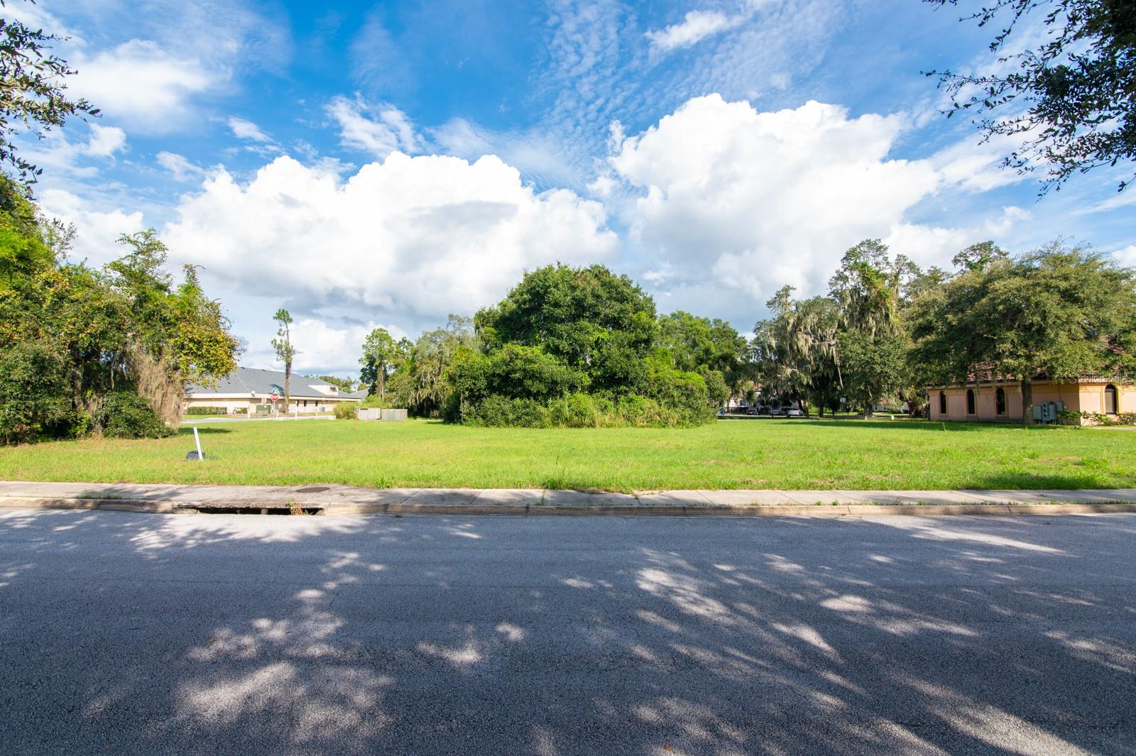 700 PHYSICIANS CT, LEESBURG, FL, 34748