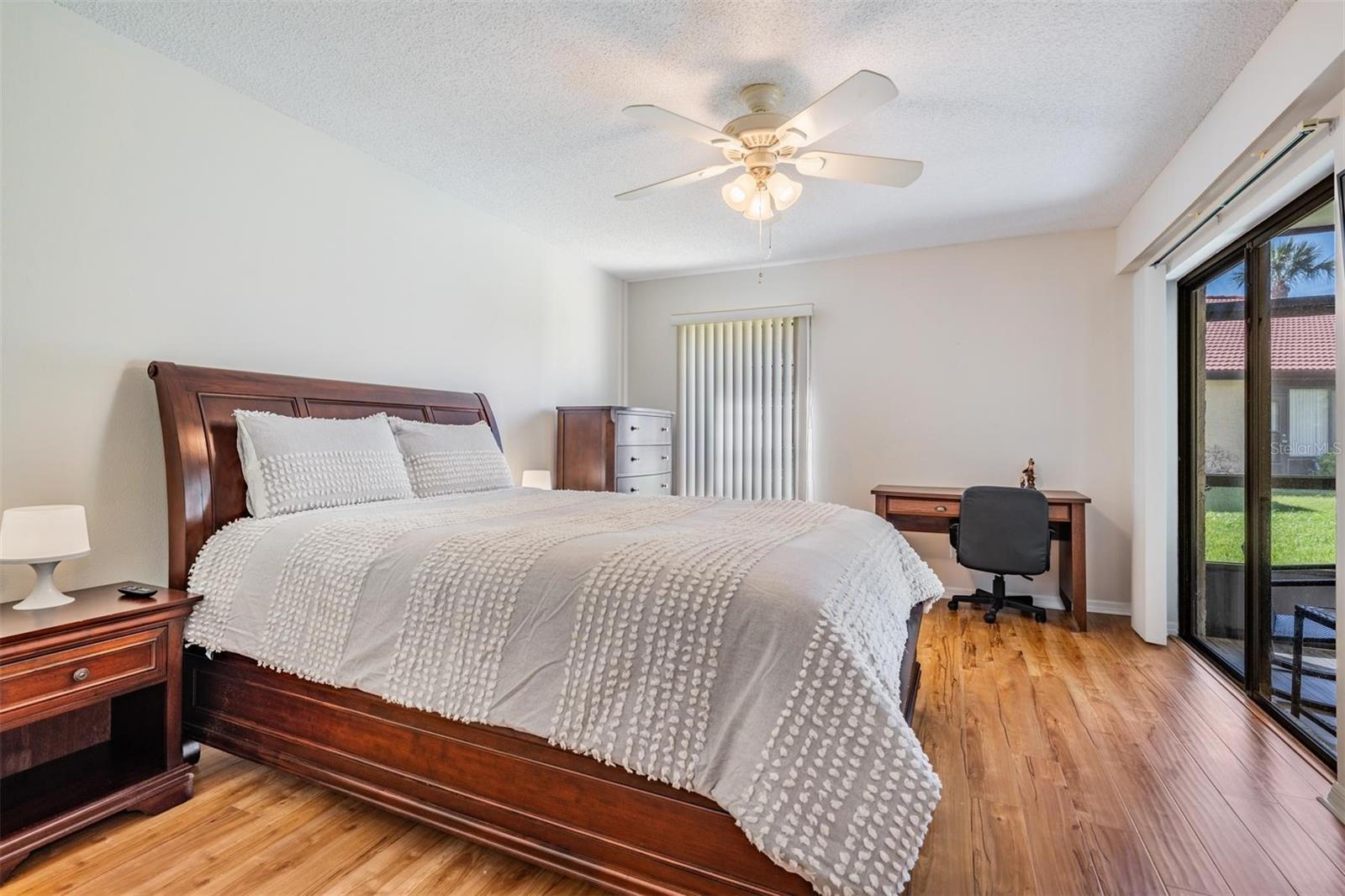 1801 E LAKE RD #4B, PALM HARBOR, FL, 34685