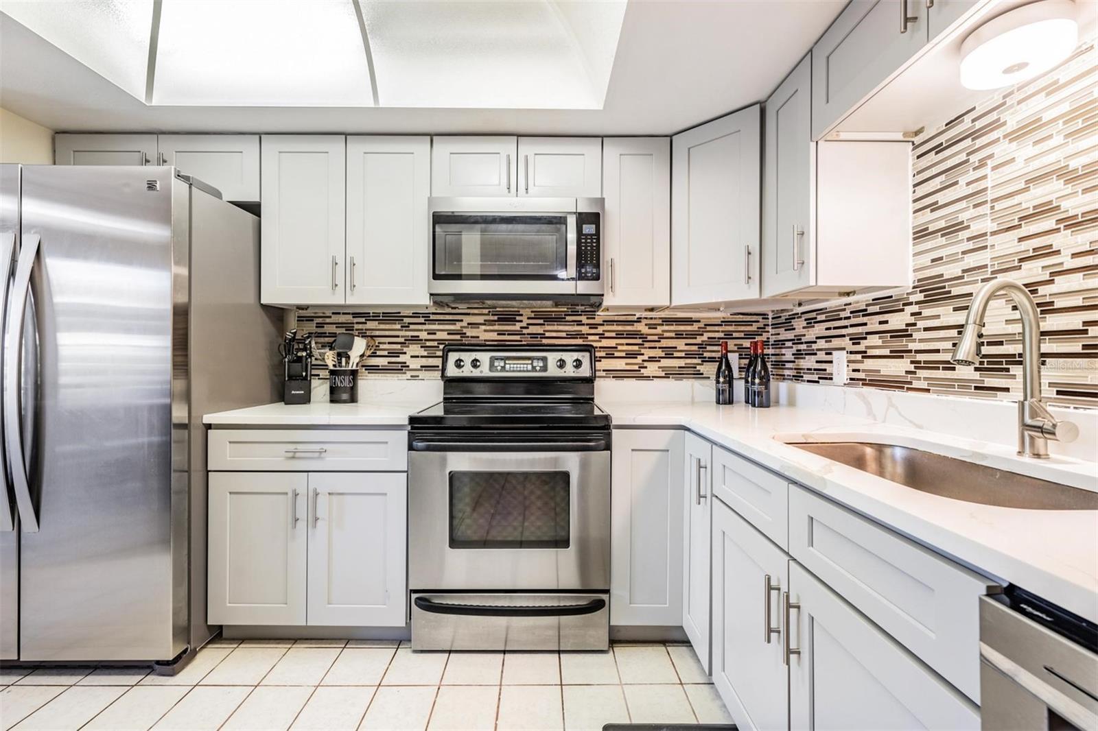 1801 E LAKE RD #4B, PALM HARBOR, FL, 34685