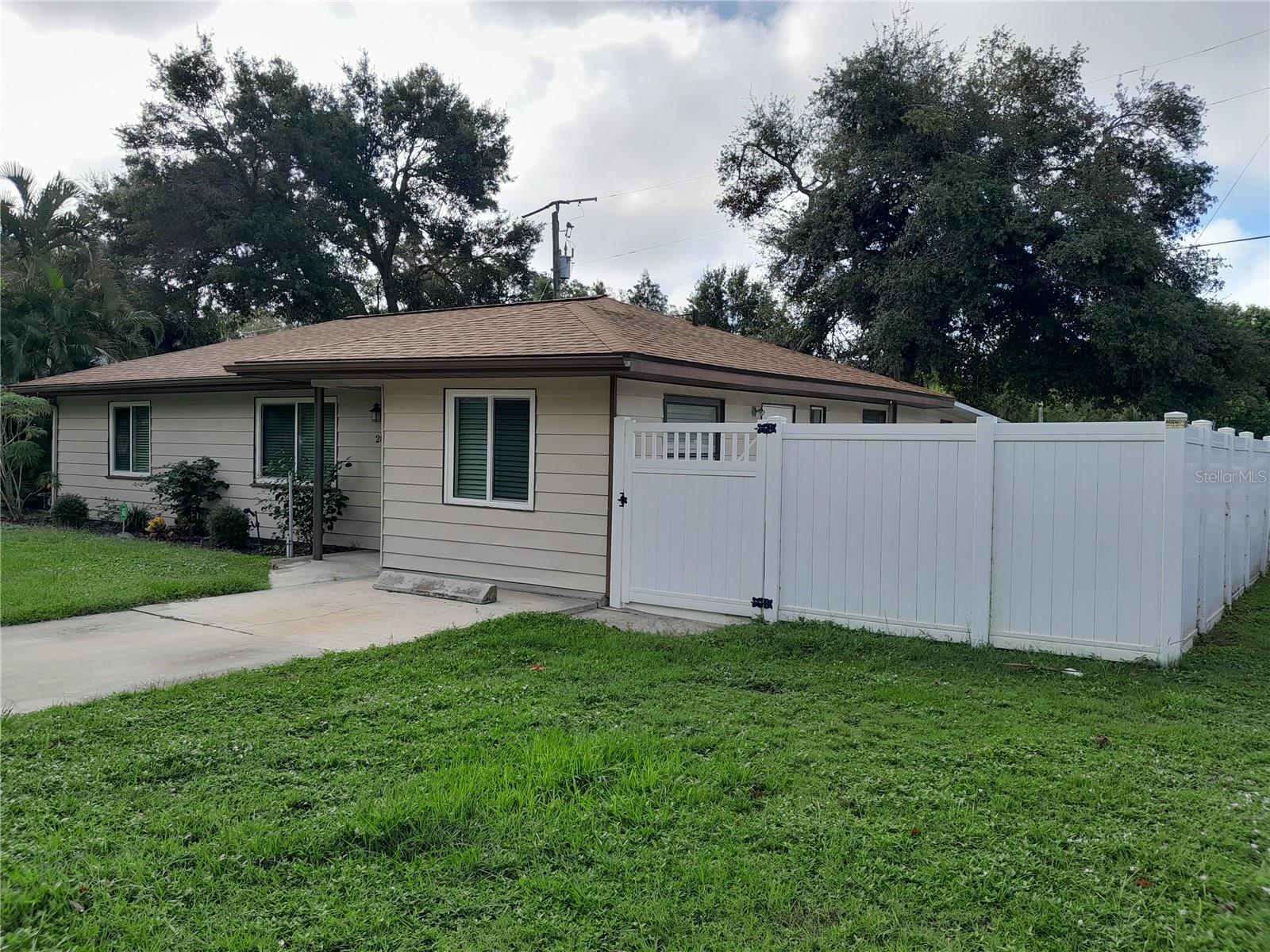 2800 POPLAR ST, SARASOTA, FL, 34237