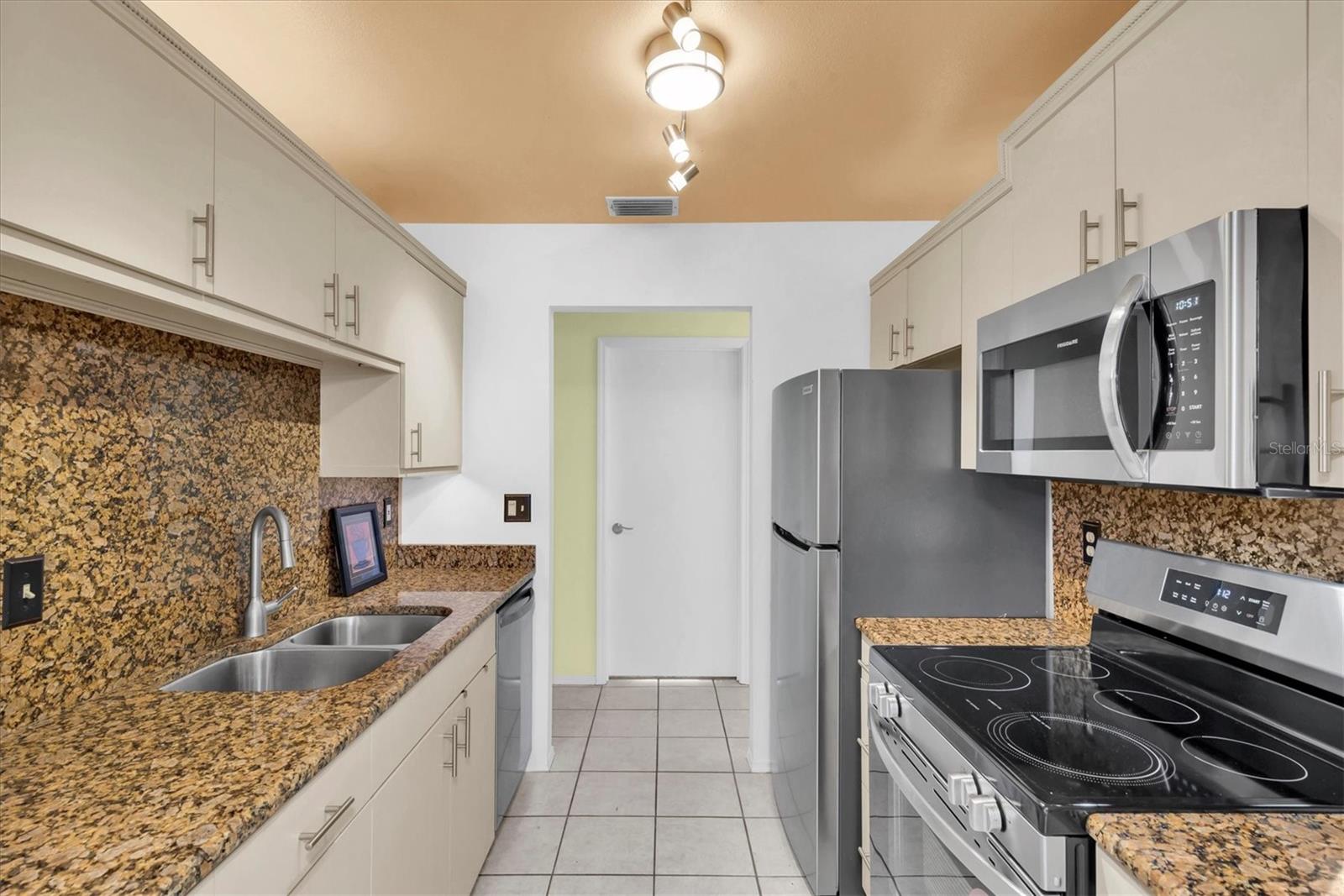 835 AUDUBON DR #835, BRADENTON, FL, 34209