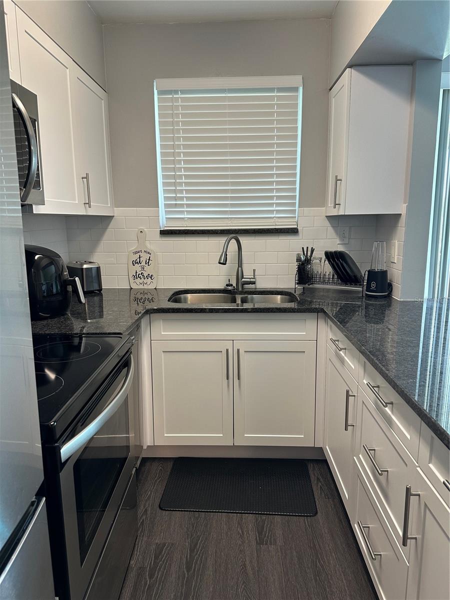 1600 W LAKE PARKER DR #B27, LAKELAND, FL, 33805