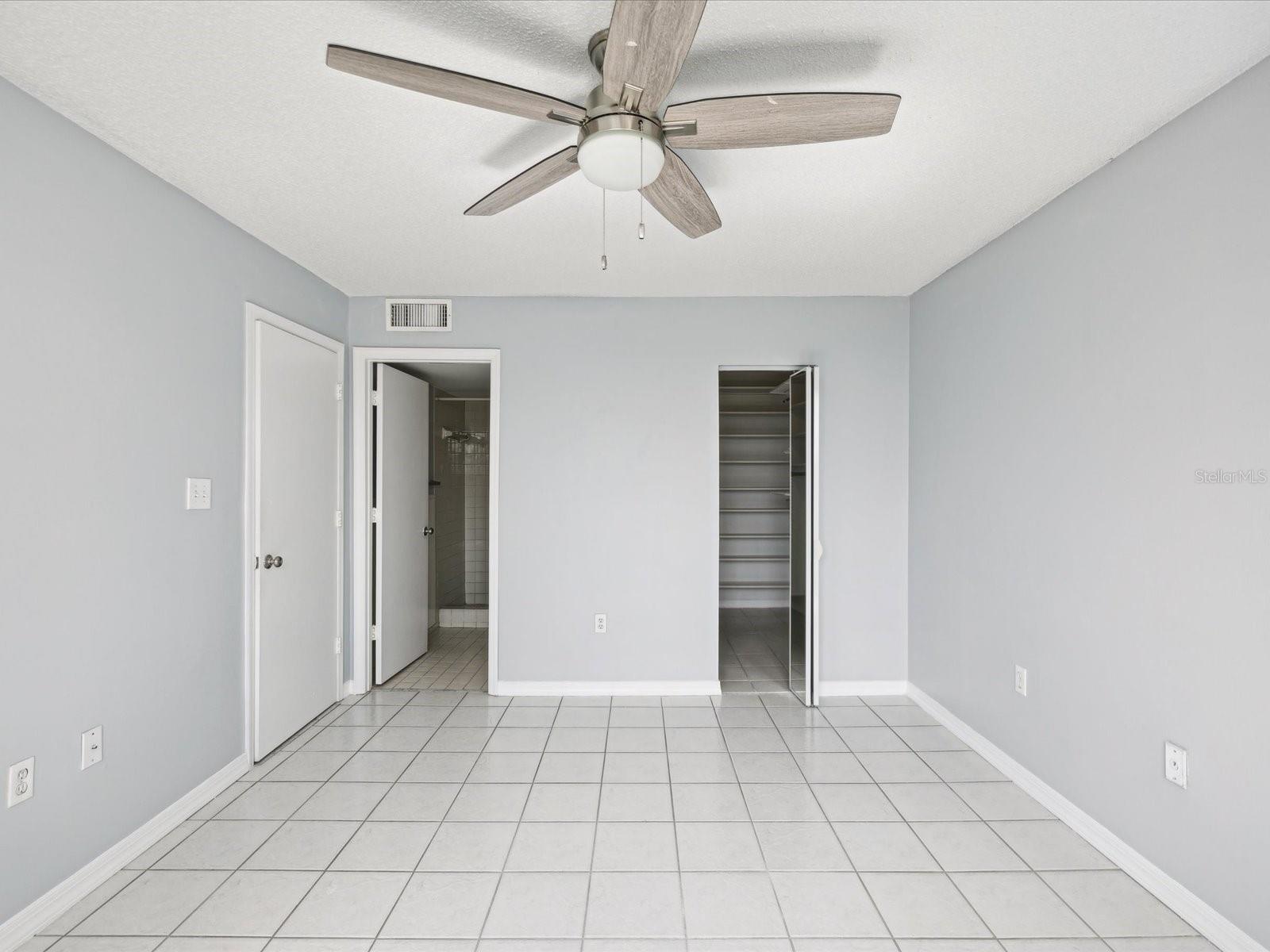 2424 W TAMPA BAY BLVD #L-302, TAMPA, FL, 33607