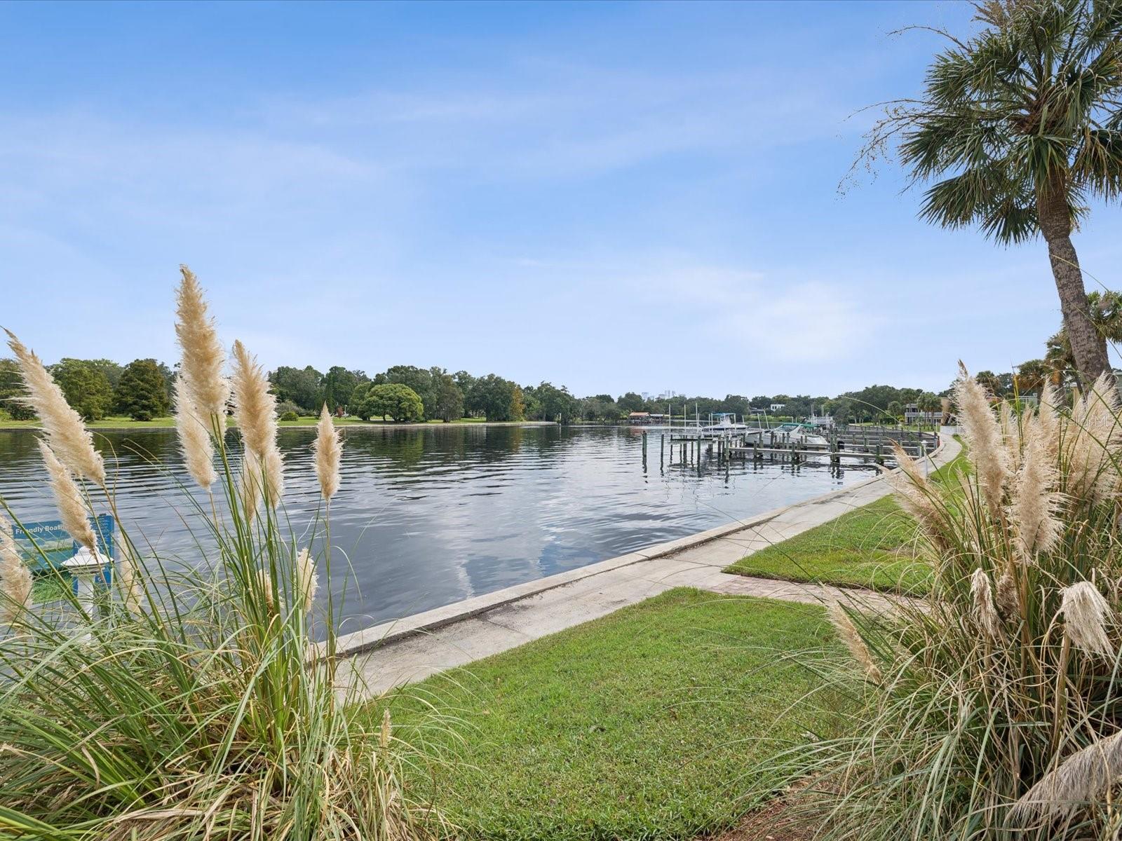 2424 W TAMPA BAY BLVD #L-302, TAMPA, FL, 33607