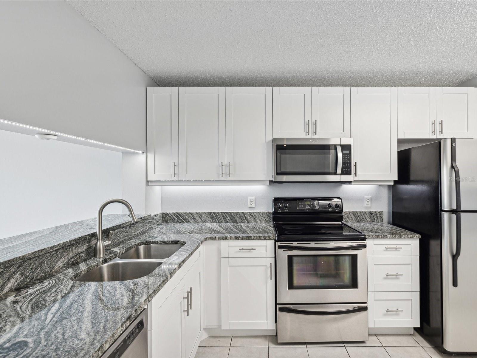 2424 W TAMPA BAY BLVD #L-302, TAMPA, FL, 33607