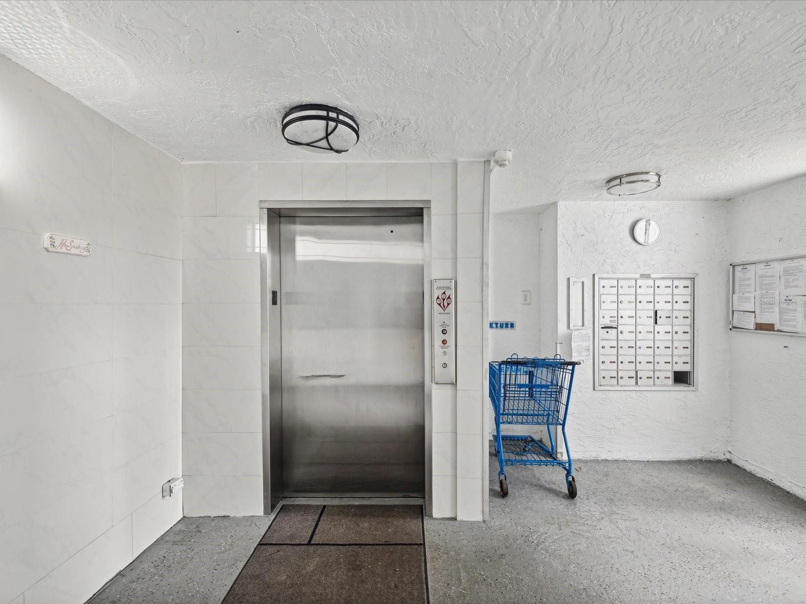 2424 W TAMPA BAY BLVD #L-302, TAMPA, FL, 33607