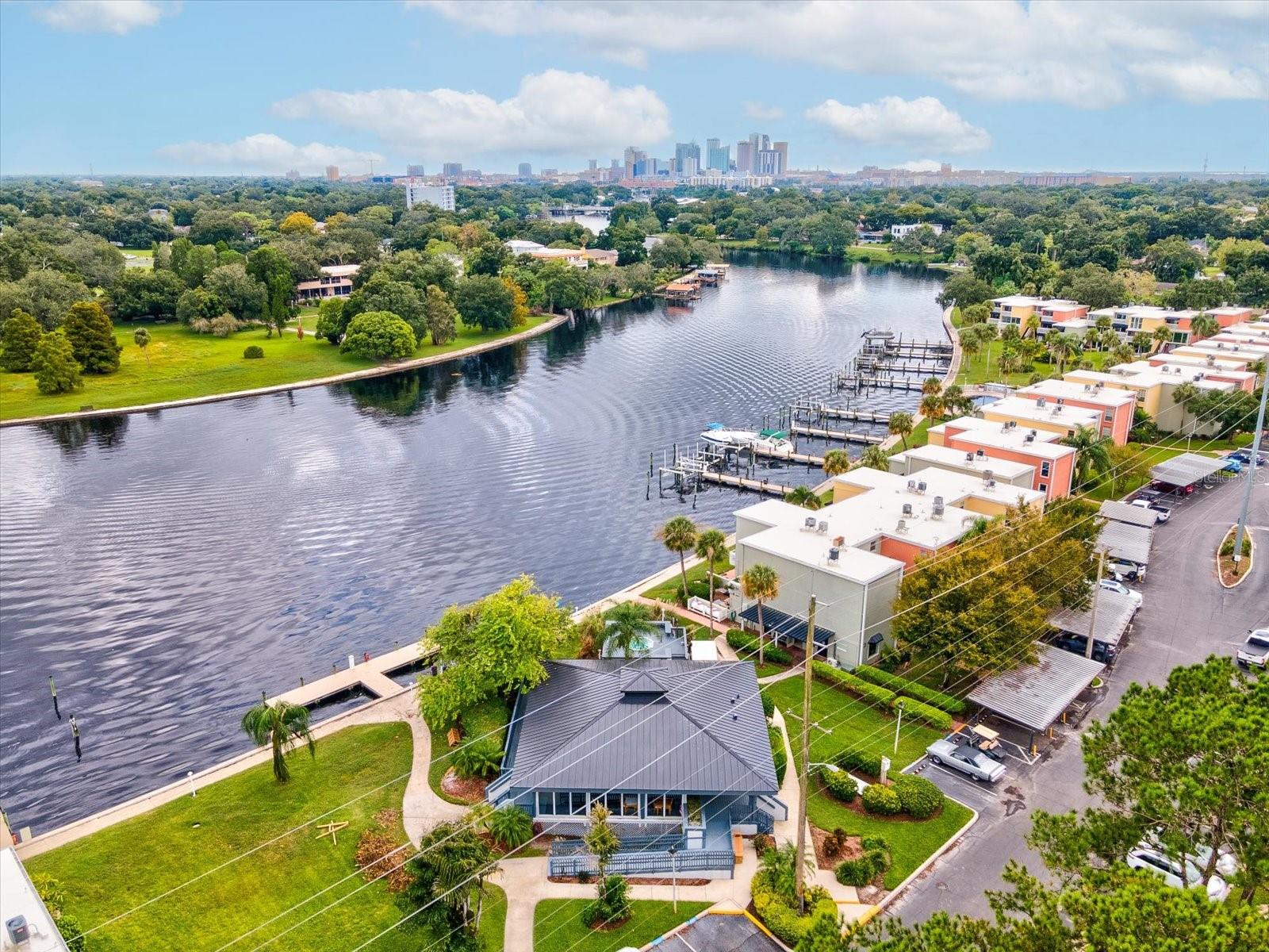 2424 W TAMPA BAY BLVD #L-302, TAMPA, FL, 33607