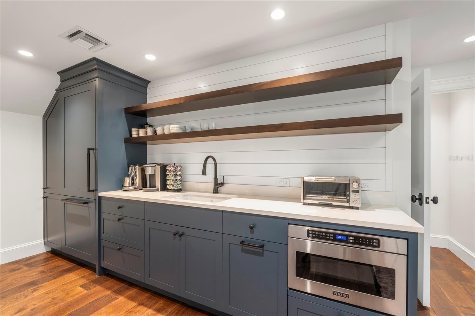 A4625287 Property Photo