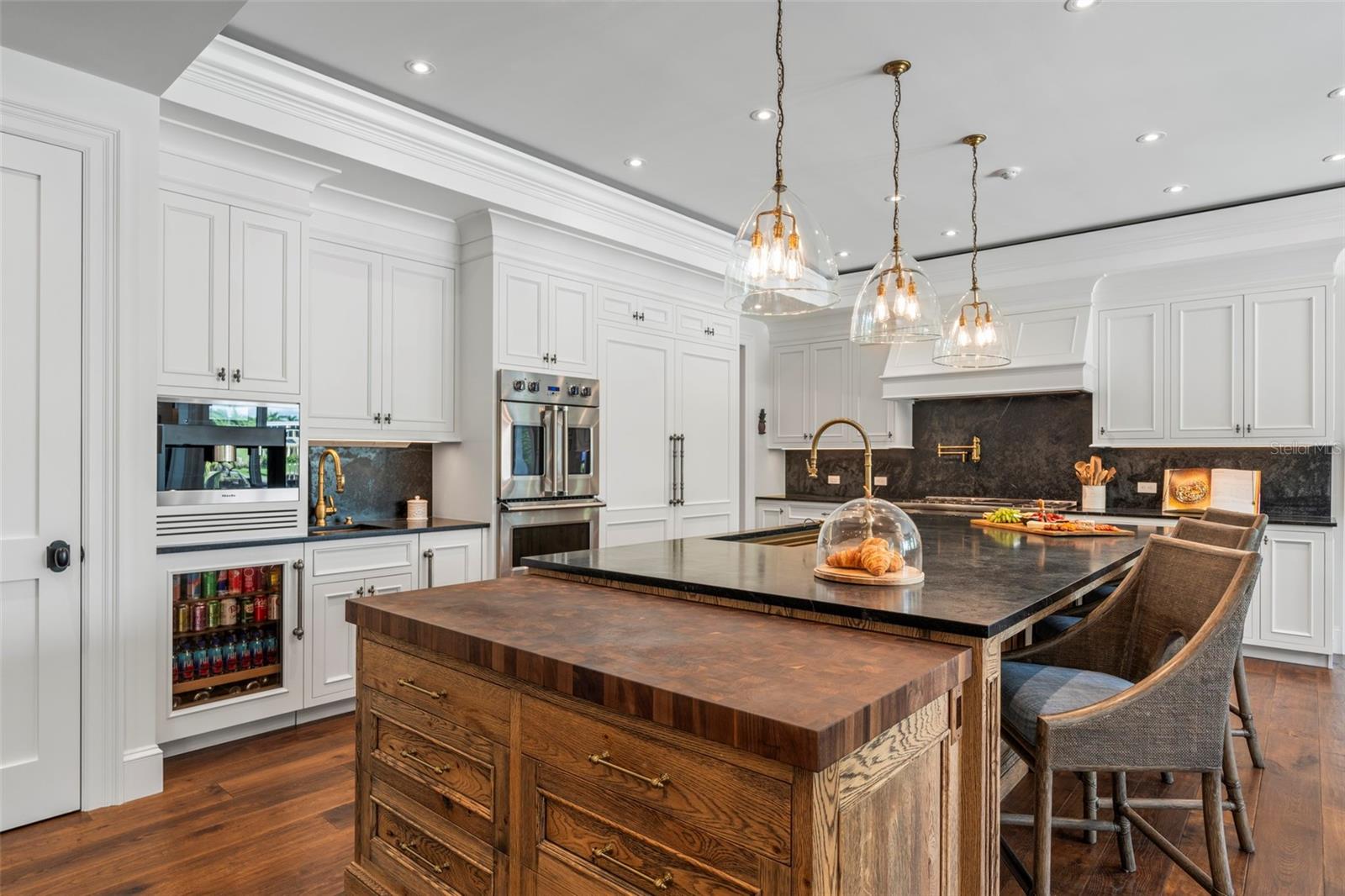 A4625287 Property Photo