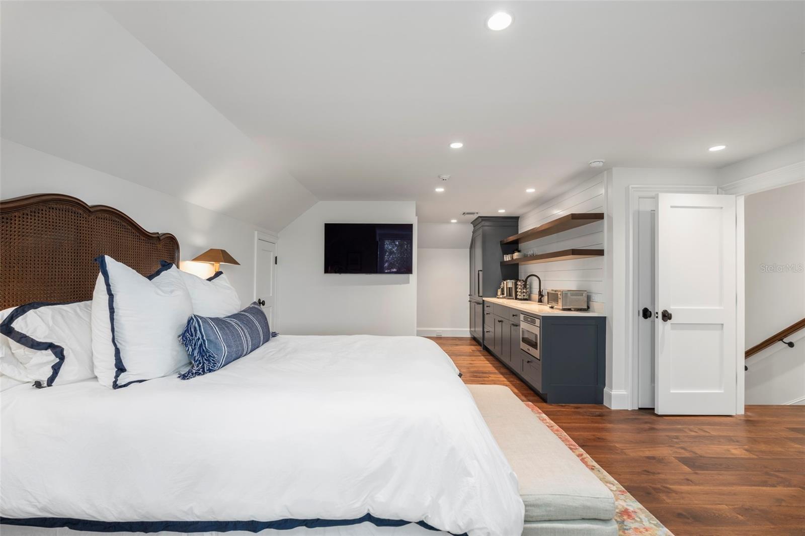 A4625287 Property Photo