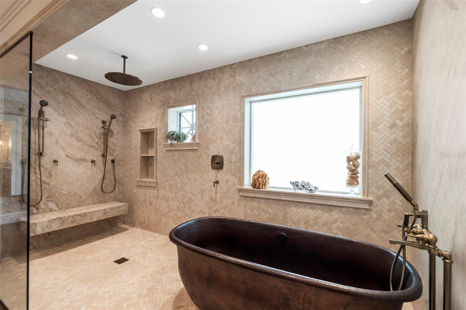A4625287 Property Photo