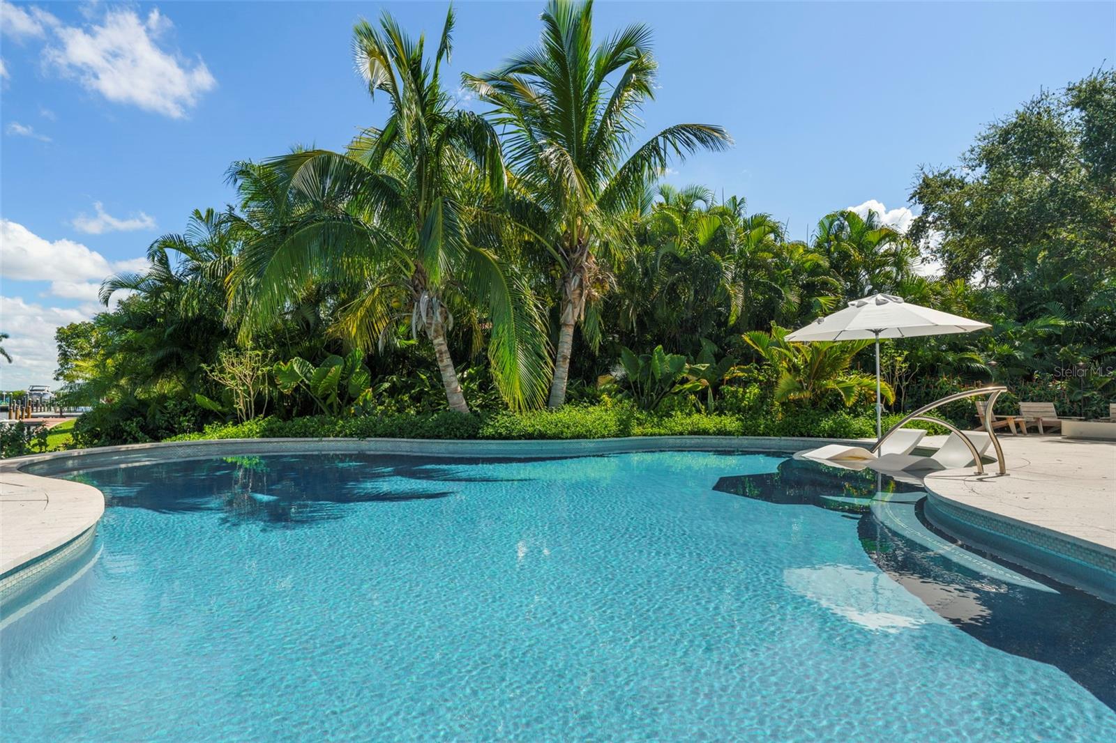 A4625287 Property Photo