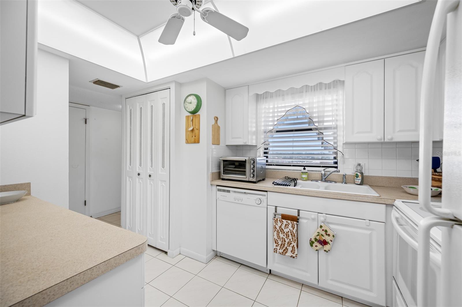 7050 SUNSET DR S #912, SOUTH PASADENA, FL, 33707