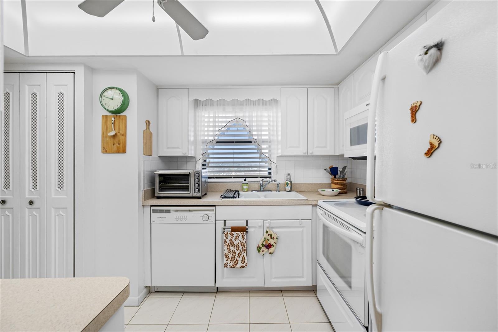 7050 SUNSET DR S #912, SOUTH PASADENA, FL, 33707