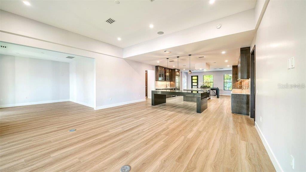 3920 ROBERTS POINT RD, SARASOTA, FL, 34242