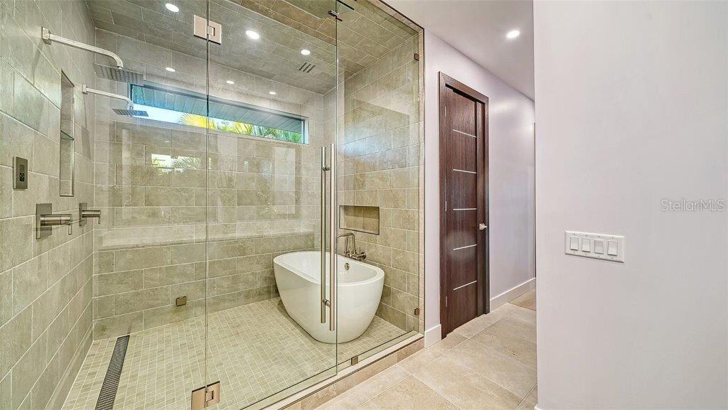 3920 ROBERTS POINT RD, SARASOTA, FL, 34242