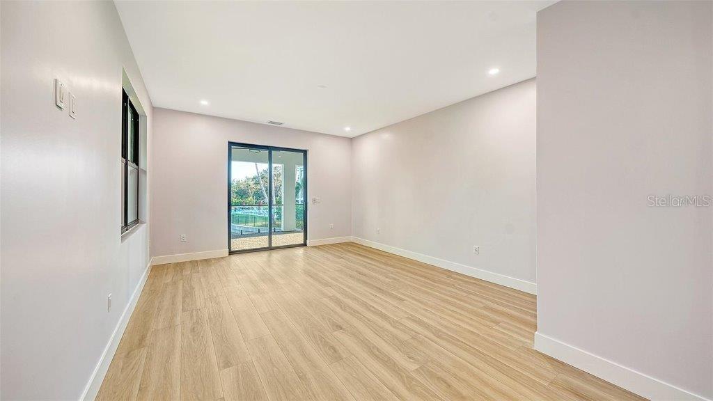 3920 ROBERTS POINT RD, SARASOTA, FL, 34242