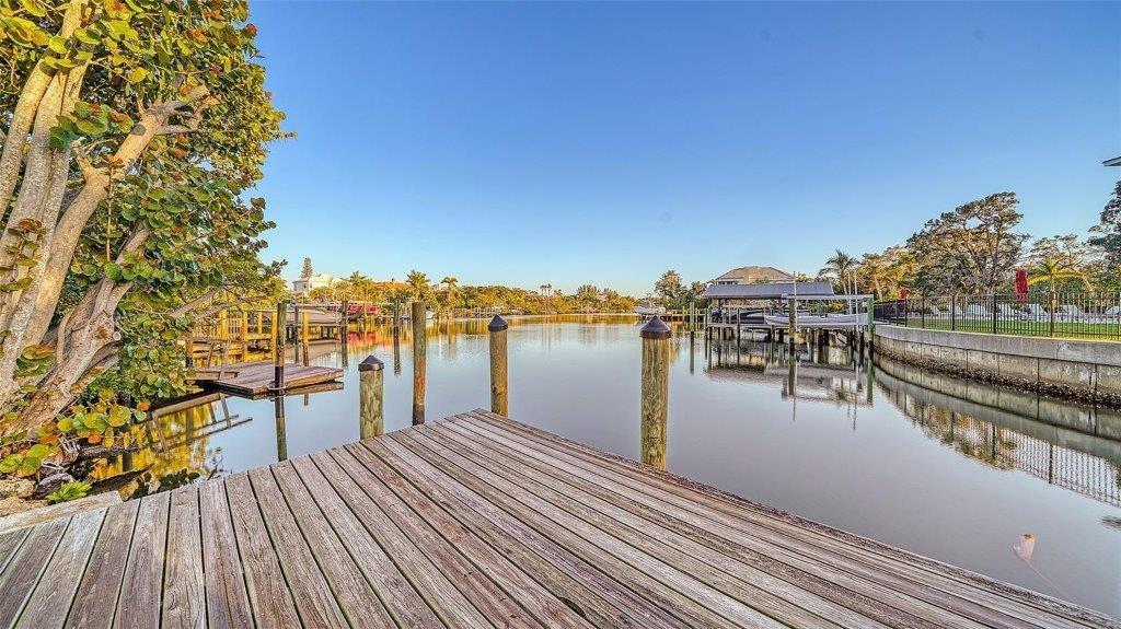 3920 ROBERTS POINT RD, SARASOTA, FL, 34242