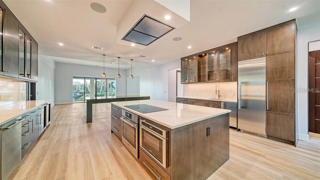 3920 ROBERTS POINT RD, SARASOTA, FL, 34242