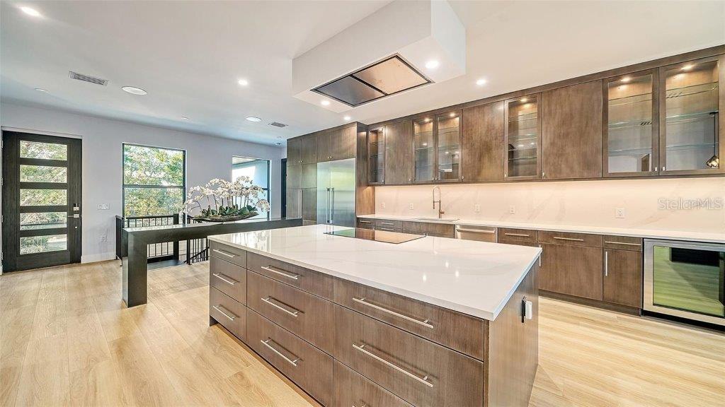 3920 ROBERTS POINT RD, SARASOTA, FL, 34242