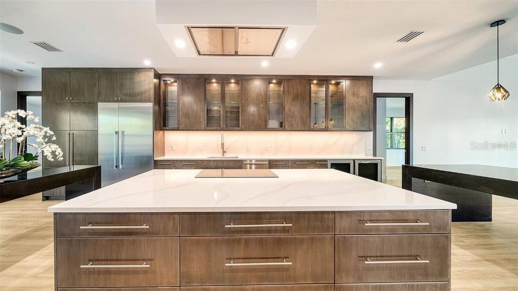 3920 ROBERTS POINT RD, SARASOTA, FL, 34242