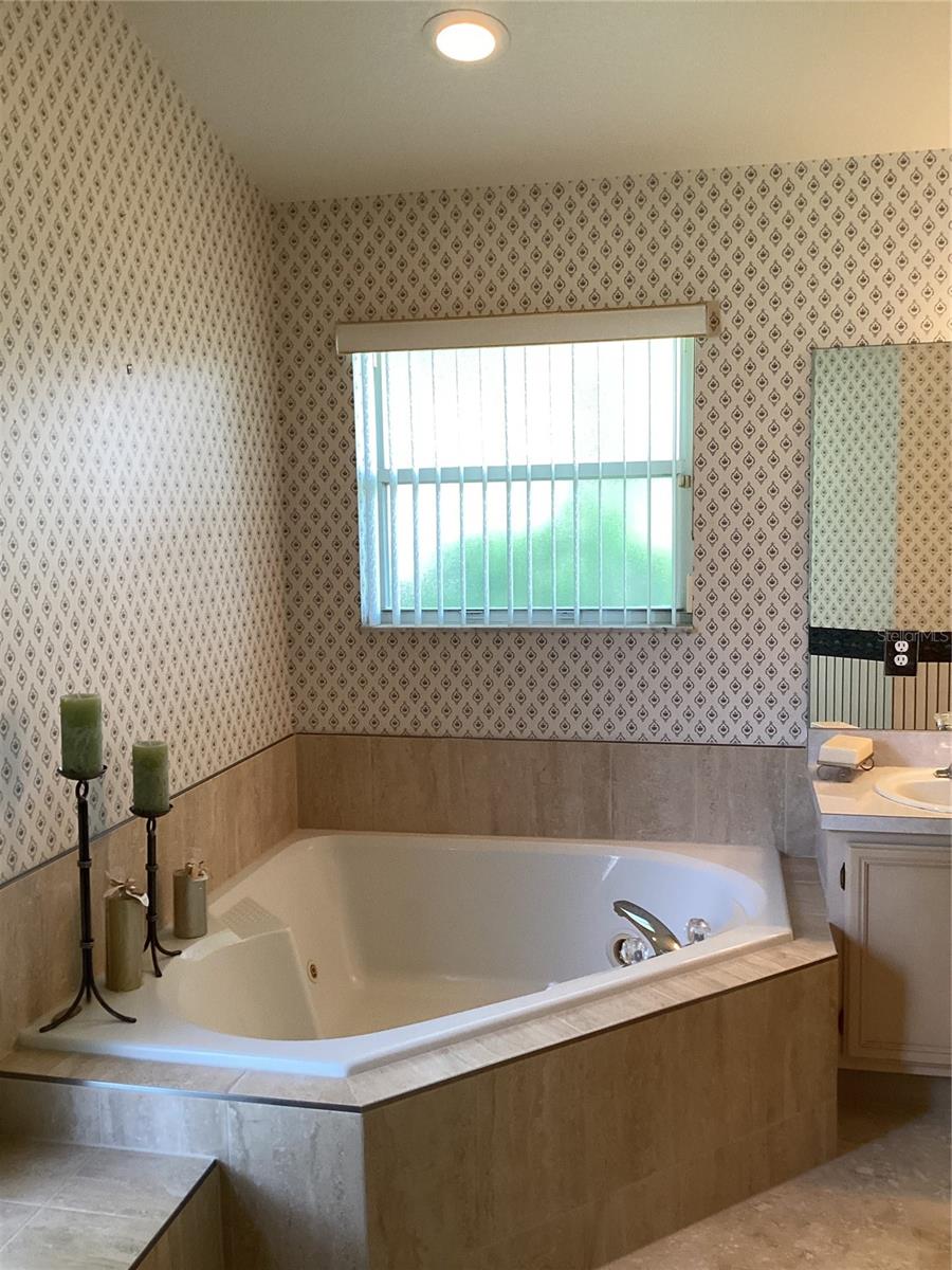 2717 BAYVIEW DR, EUSTIS, FL, 32726
