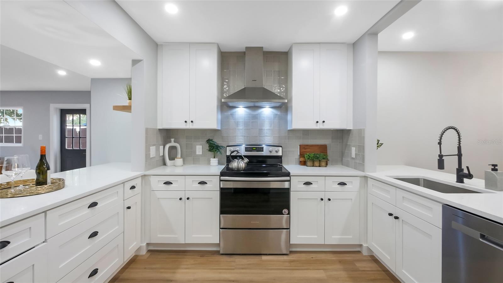 1715 N ALEXANDER RD, TAMPA, FL, 33603