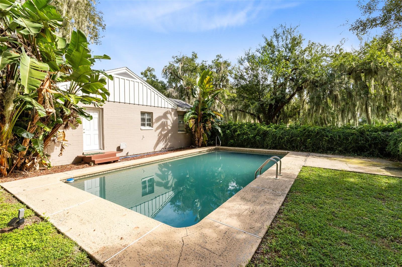 1617 PARK DR, LEESBURG, FL, 34748