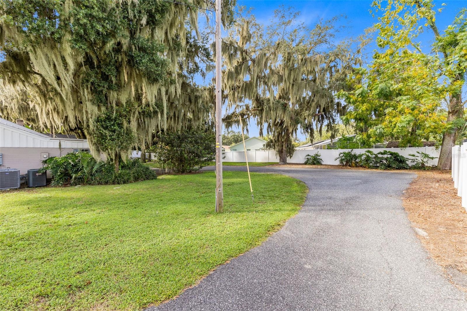 1617 PARK DR, LEESBURG, FL, 34748