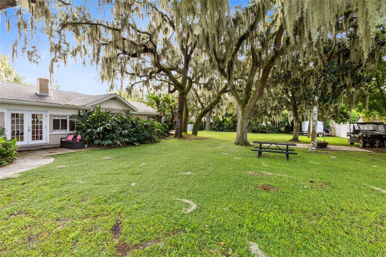 1617 PARK DR, LEESBURG, FL, 34748