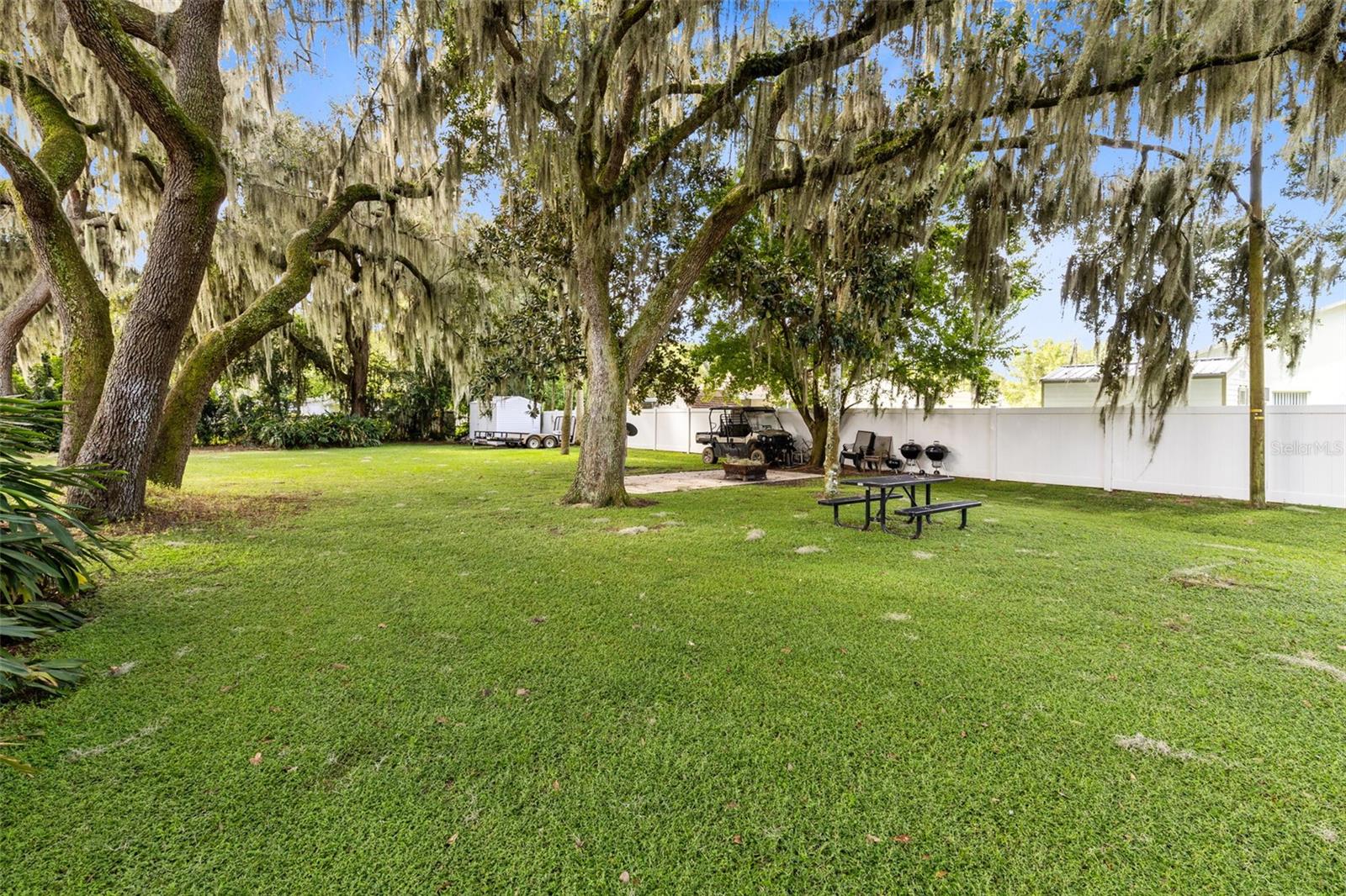 1617 PARK DR, LEESBURG, FL, 34748