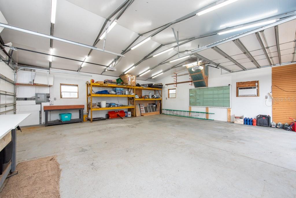 12805 FLINT CREEK RD, THONOTOSASSA, FL, 33592