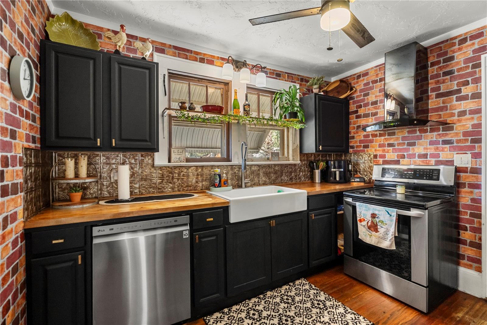 1515 E WASHINGTON AVE, EUSTIS, FL, 32726